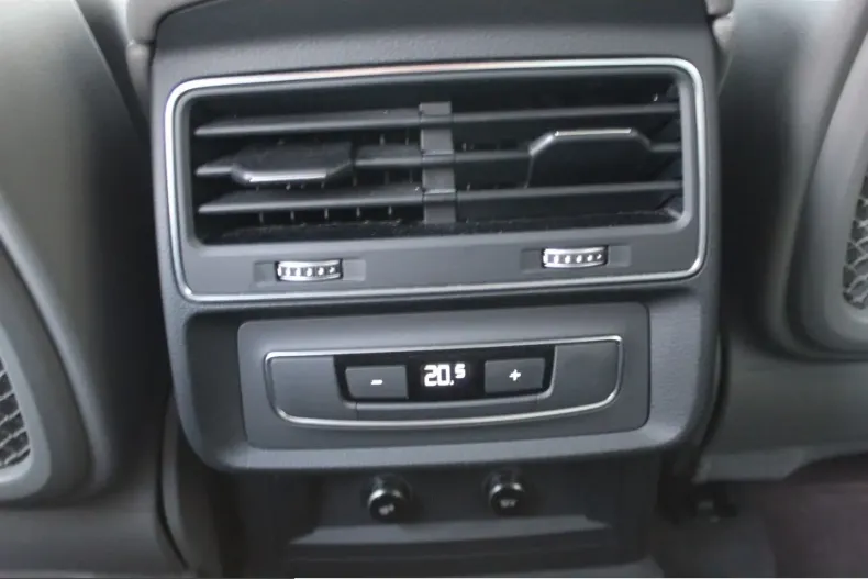 Audi Q8 din 2022 cu 100.000 km - oferta AUD207492 - foto 21