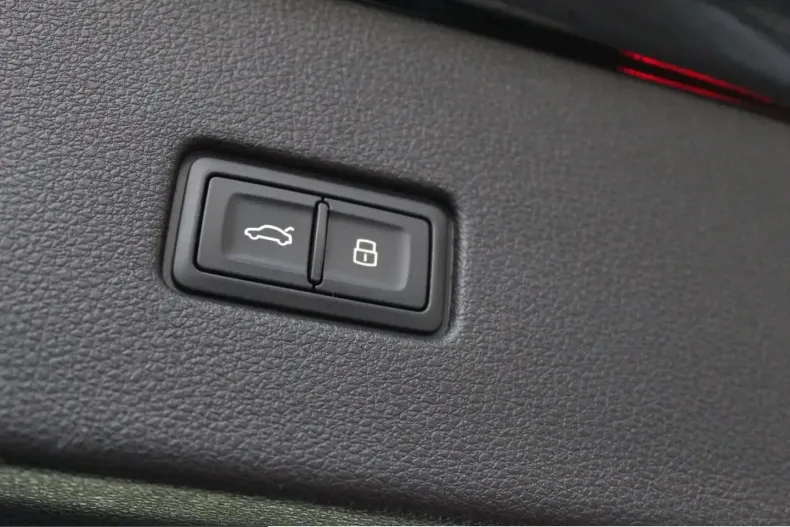 Audi Q8 din 2022 cu 100.000 km - oferta AUD207492 - foto 24