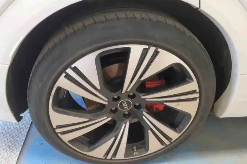 Audi Q8 din 2024 cu 55.807 km - oferta AUD207495 - foto 5