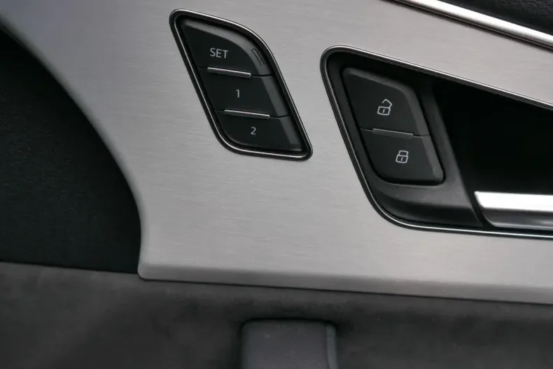 Audi Q8 din 2022 cu 92.400 km - oferta AUD207502 - foto 13