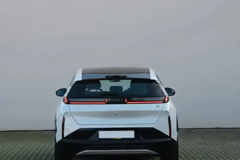 Zeekr X din 2025 cu 500 km - oferta ZEE207540 - foto 4