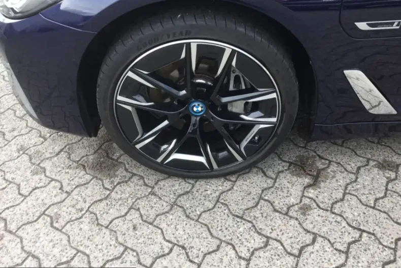 BMW 545 (Seria 5) din 2023 cu 71.276 km - oferta BMW207543 - foto 3