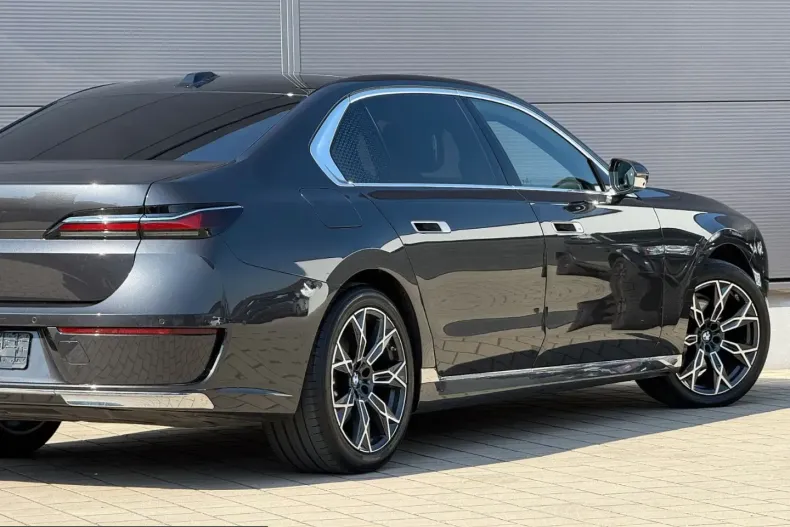 BMW 740 (Seria 7) din 2024 cu 44.640 km - oferta BMW207549 - foto 14