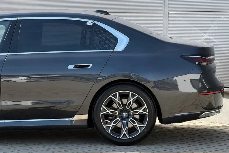 BMW 740 (Seria 7) din 2024 cu 44.640 km - oferta BMW207549 - foto 15