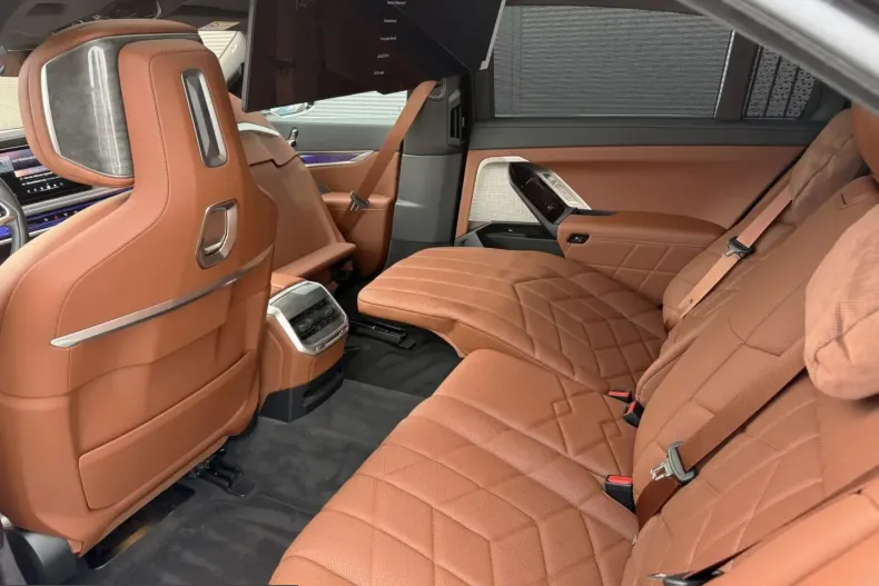 BMW 740 (Seria 7) din 2024 cu 44.640 km - oferta BMW207549 - foto 28