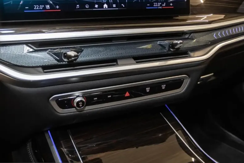 BMW X7 (Seria X) din 2024 cu 21.200 km - oferta BMW207558 - foto 13