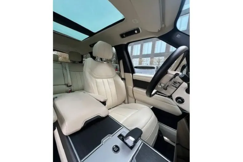 Land Rover Range Rover din 2024 cu 53.500 km - oferta LAN207560 - foto 8