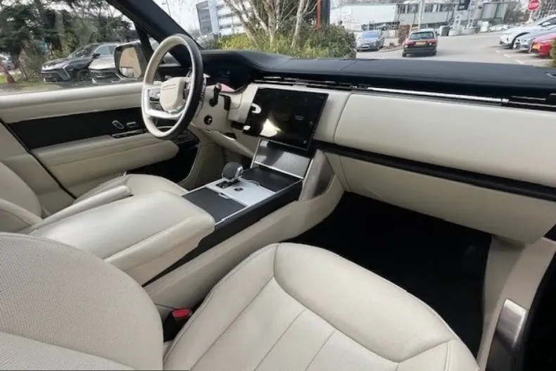 Land Rover Range Rover din 2024 cu 53.500 km - oferta LAN207560 - foto 14