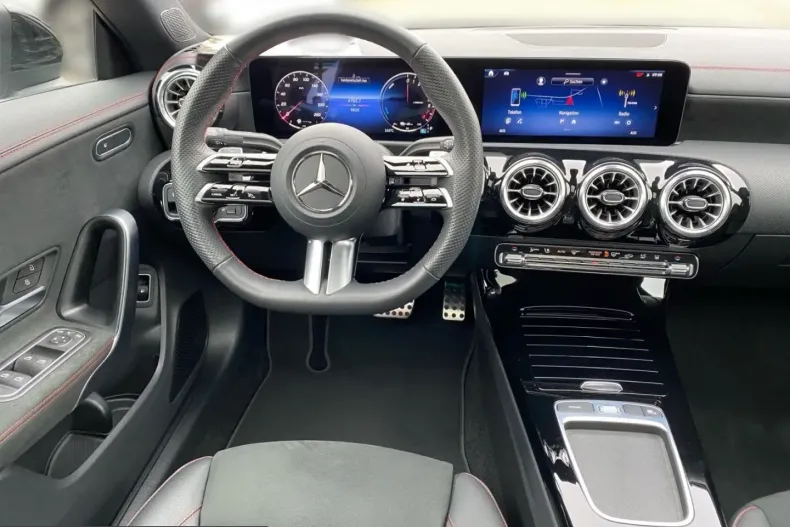 Mercedes-Benz CLA 250 (Clasa CLA) din 2023 cu 10.950 km - oferta MER207576 - foto 8