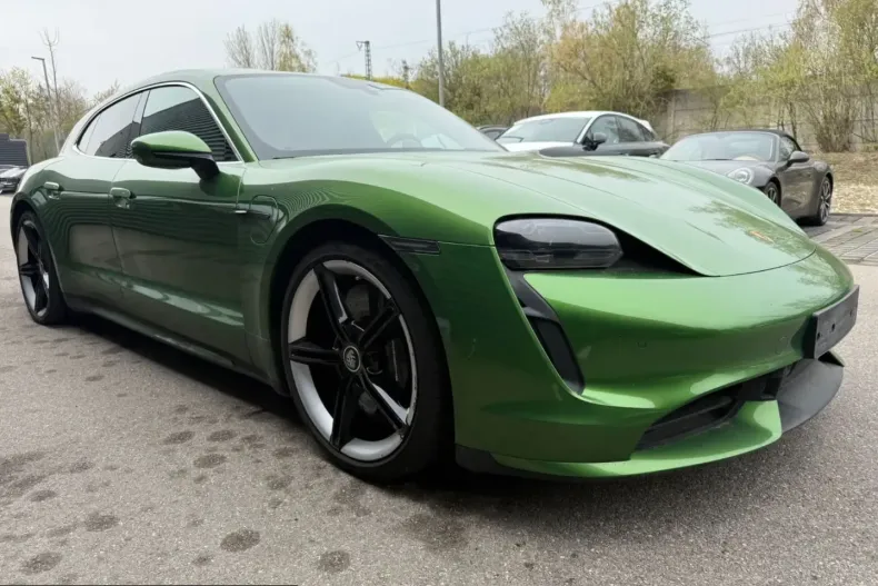 Porsche Taycan din 2023 cu 62.000 km - oferta POR207577 - foto 1