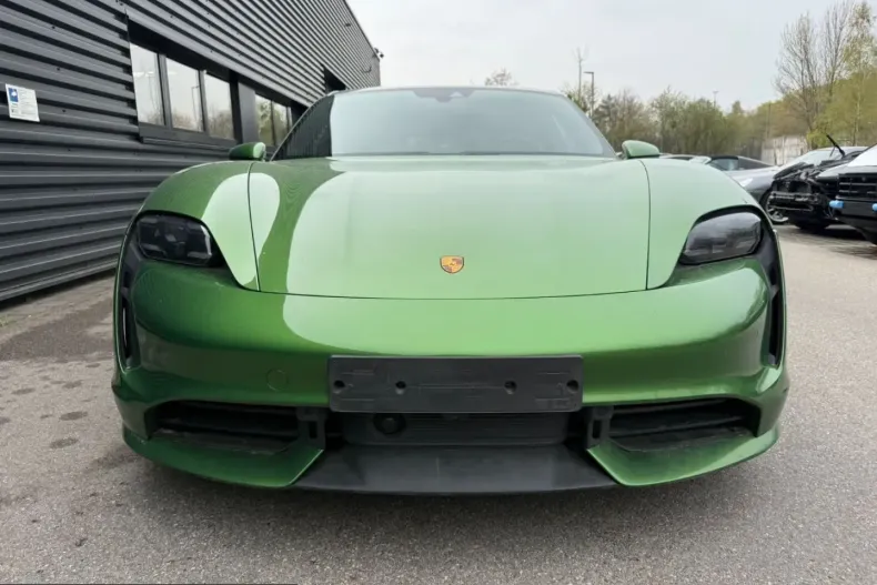 Porsche Taycan din 2023 cu 62.000 km - oferta POR207577 - foto 8