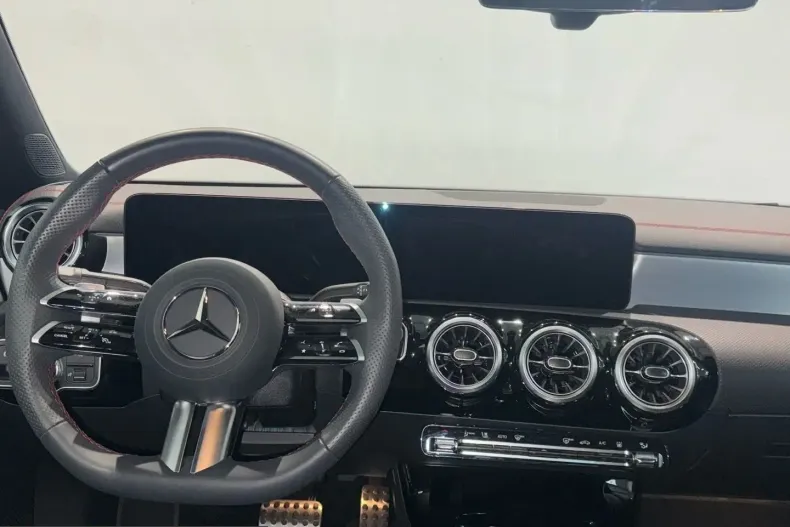 Mercedes-Benz CLA 250 (Clasa CLA) din 2025 cu 15.861 km - oferta MER207578 - foto 8