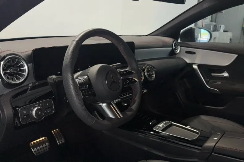 Mercedes-Benz CLA 250 (Clasa CLA) din 2025 cu 15.861 km - oferta MER207578 - foto 9