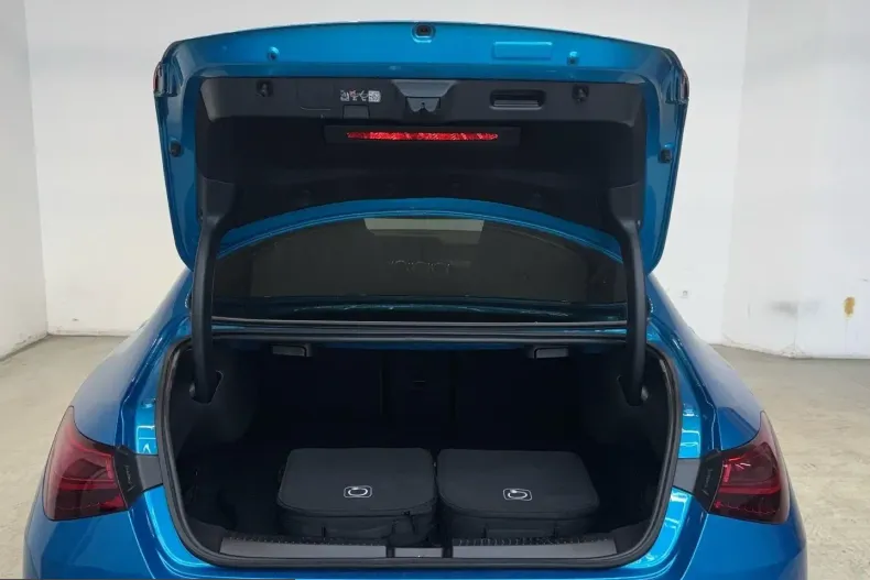 Mercedes-Benz CLA 250 (Clasa CLA) din 2025 cu 15.861 km - oferta MER207578 - foto 13