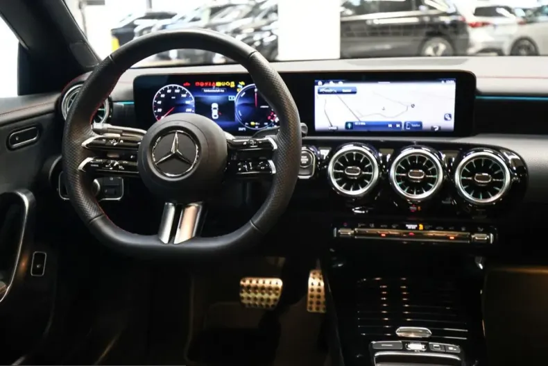 Mercedes-Benz CLA 250 (Clasa CLA) din 2025 cu 24.400 km - oferta MER207581 - foto 7