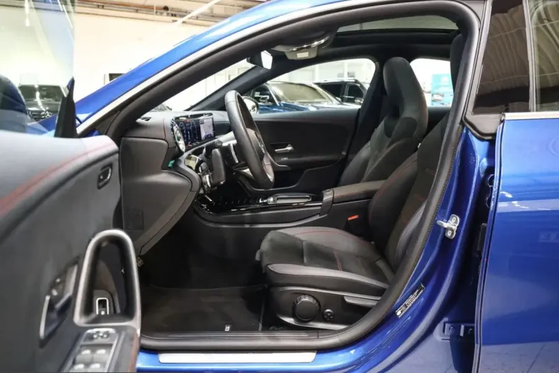 Mercedes-Benz CLA 250 (Clasa CLA) din 2025 cu 24.400 km - oferta MER207581 - foto 8