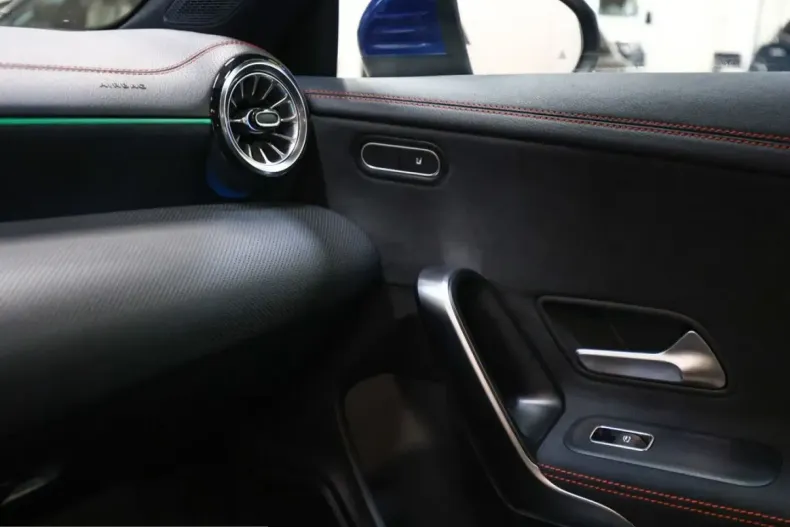 Mercedes-Benz CLA 250 (Clasa CLA) din 2025 cu 24.400 km - oferta MER207581 - foto 16