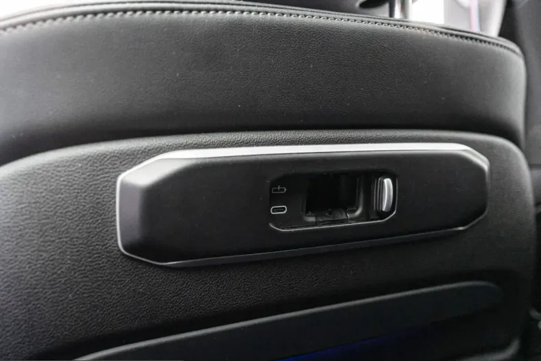 BMW X5 M60 (Seria X) din 2024 cu 10.500 km - oferta BMW207582 - foto 35