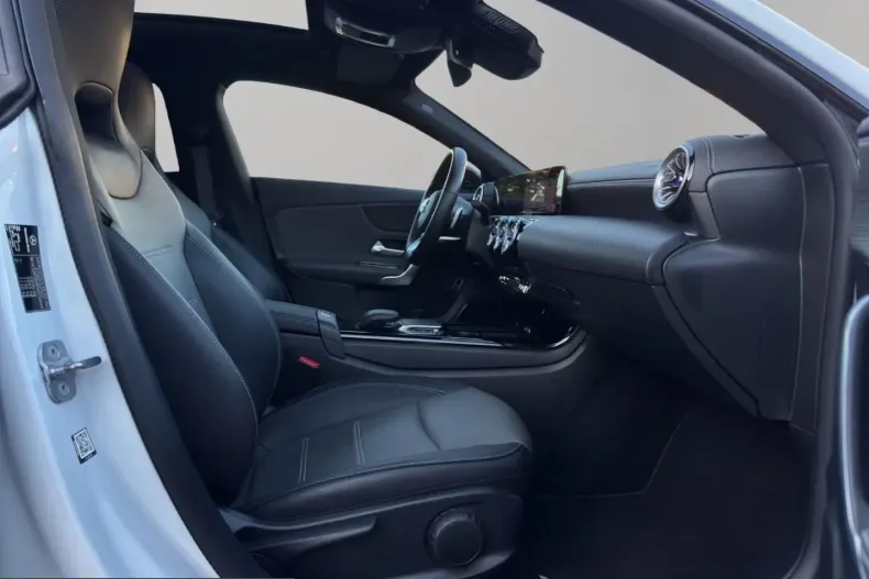 Mercedes-Benz CLA 250 (Clasa CLA) din 2022 cu 55.000 km - oferta MER207583 - foto 15