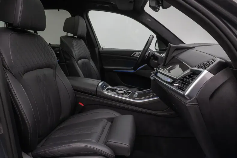 BMW X5 M60 (Seria X) din 2023 cu 29.107 km - oferta BMW207586 - foto 33