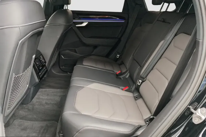 Volkswagen Touareg din 2023 cu 59.900 km - oferta VOL207587 - foto 8