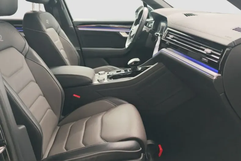 Volkswagen Touareg din 2023 cu 59.900 km - oferta VOL207587 - foto 13