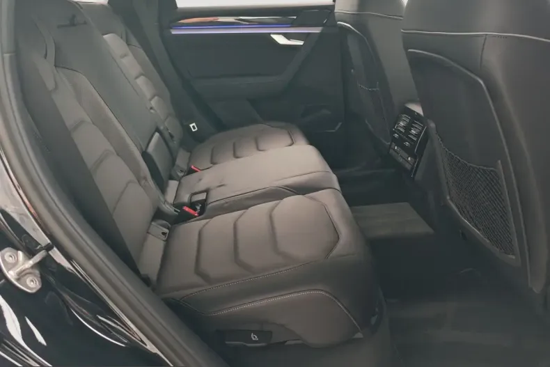 Volkswagen Touareg din 2023 cu 59.900 km - oferta VOL207587 - foto 14