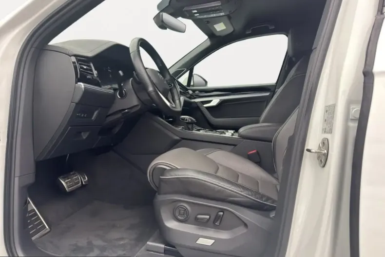 Volkswagen Touareg din 2022 cu 85.891 km - oferta VOL207589 - foto 8