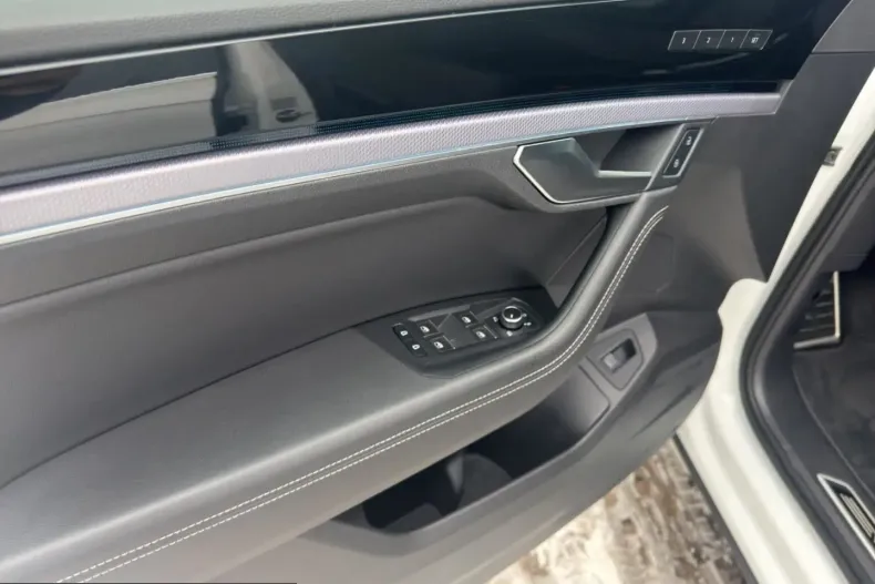 Volkswagen Touareg din 2022 cu 85.891 km - oferta VOL207589 - foto 12