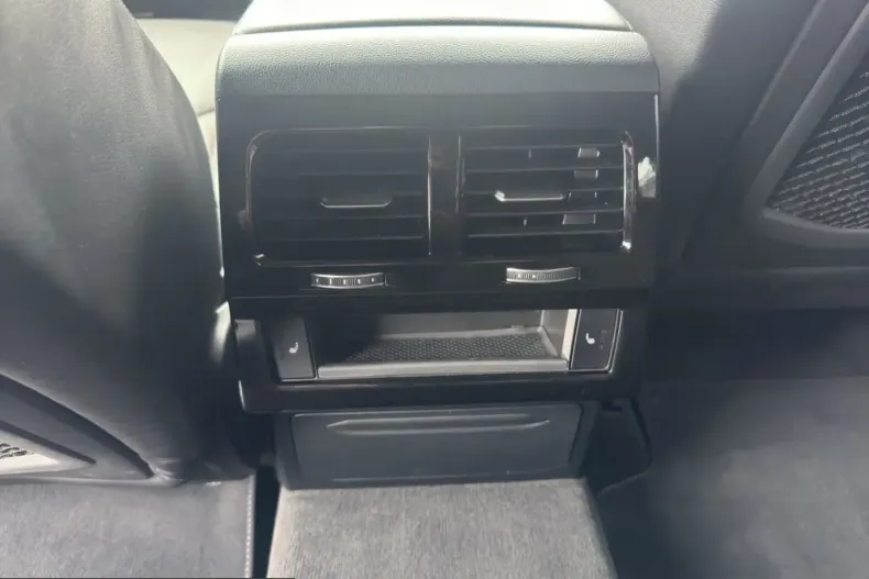 Volkswagen Touareg din 2022 cu 85.891 km - oferta VOL207589 - foto 17