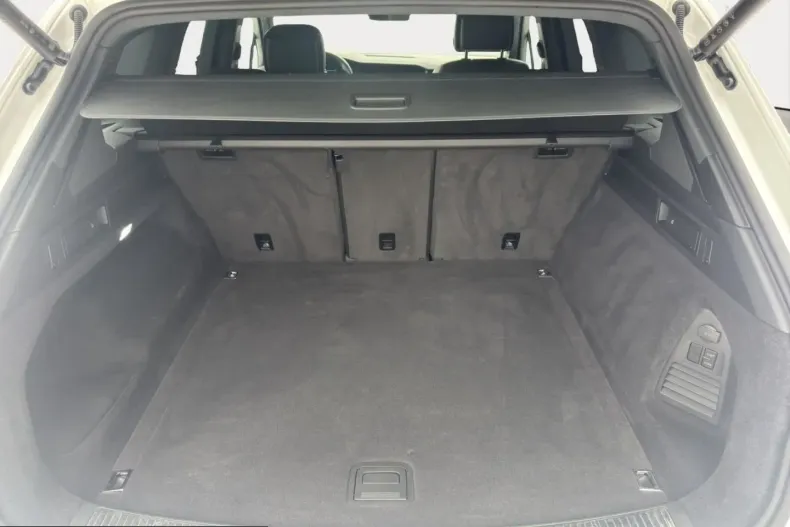 Volkswagen Touareg din 2022 cu 85.891 km - oferta VOL207589 - foto 20