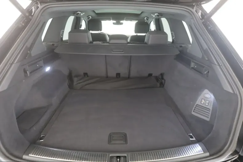 Volkswagen Touareg din 2022 cu 88.200 km - oferta VOL207591 - foto 19