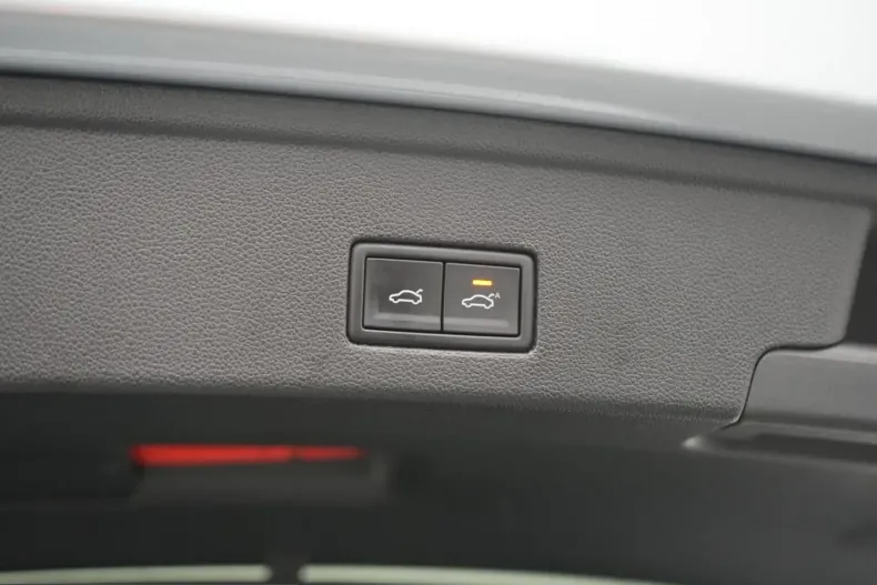 Volkswagen Touareg din 2022 cu 68.398 km - oferta VOL207592 - foto 16