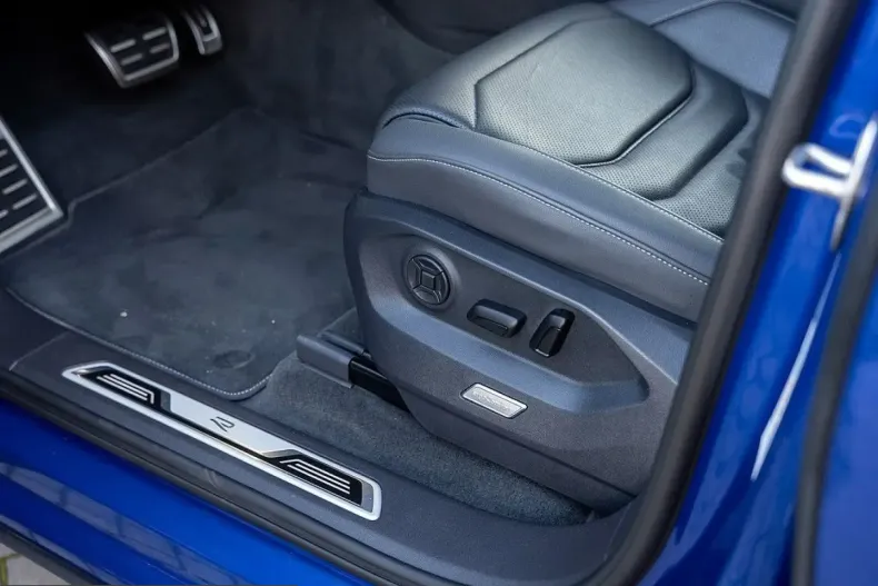 Volkswagen Touareg din 2022 cu 79.592 km - oferta VOL207594 - foto 14