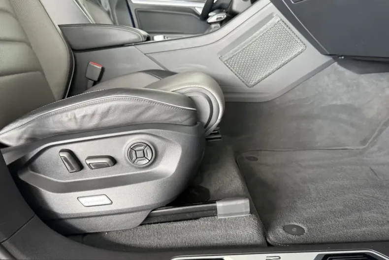 Volkswagen Touareg din 2022 cu 64.100 km - oferta VOL207596 - foto 12