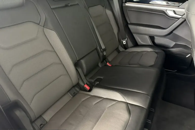 Volkswagen Touareg din 2022 cu 64.100 km - oferta VOL207596 - foto 15