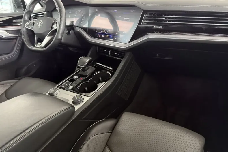 Volkswagen Touareg din 2022 cu 64.100 km - oferta VOL207596 - foto 18