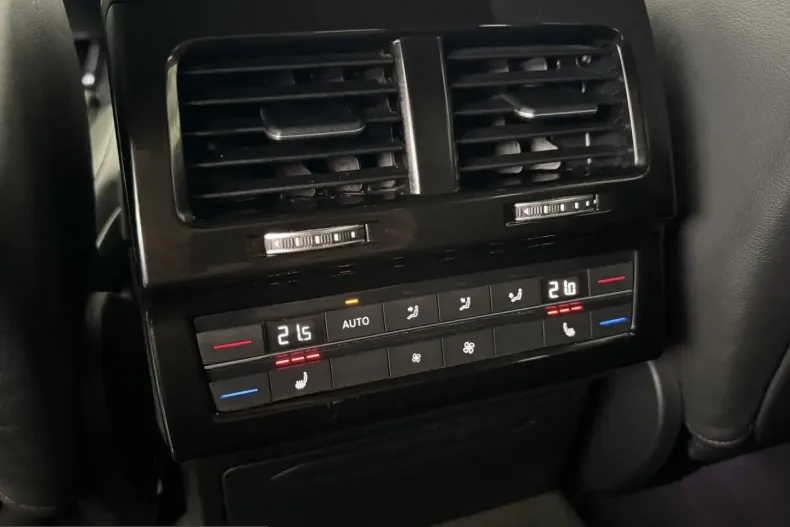 Volkswagen Touareg din 2022 cu 64.100 km - oferta VOL207596 - foto 29