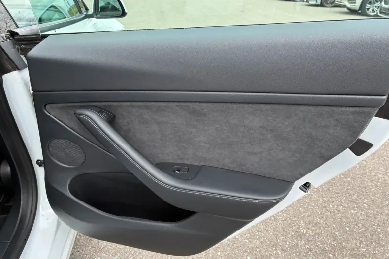 Tesla Model 3 din 2023 cu 57.475 km - oferta TES207597 - foto 29