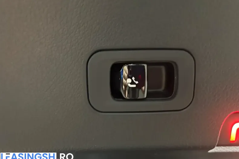 Mercedes-Benz GLC 43 AMG (Clasa GLC) din 2024 cu 22.950 km - oferta MER207609 - foto 12