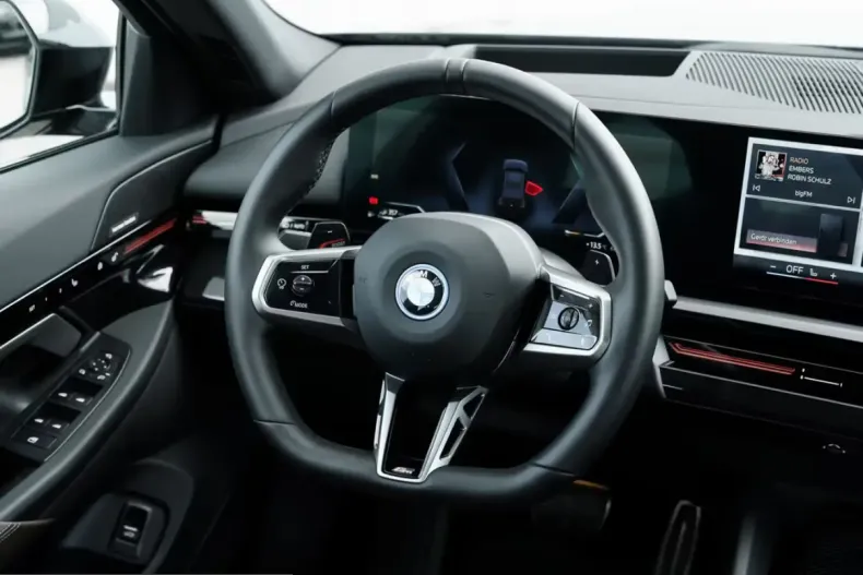 BMW 530 (Seria 5) din 2024 cu 9.600 km - oferta BMW207624 - foto 24