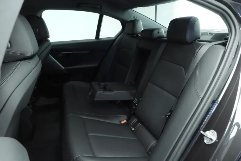 BMW 530 (Seria 5) din 2024 cu 9.000 km - oferta BMW207628 - foto 38