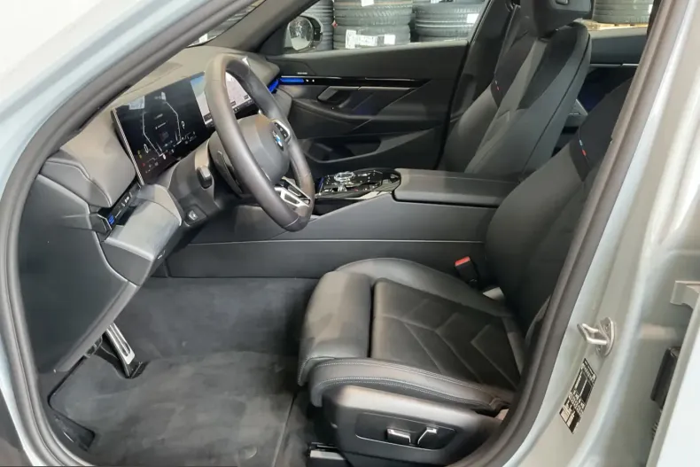 BMW 520 (Seria 5) din 2025 cu 13.000 km - oferta BMW207640 - foto 10