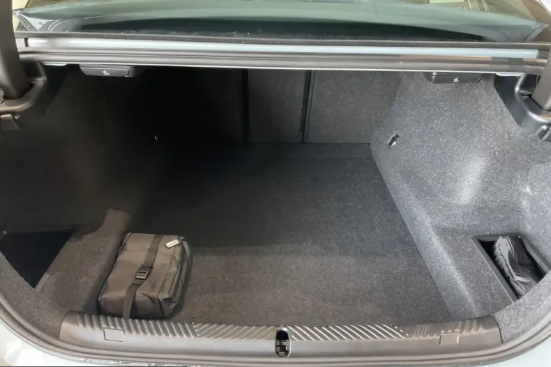 BMW 520 (Seria 5) din 2025 cu 13.000 km - oferta BMW207640 - foto 13