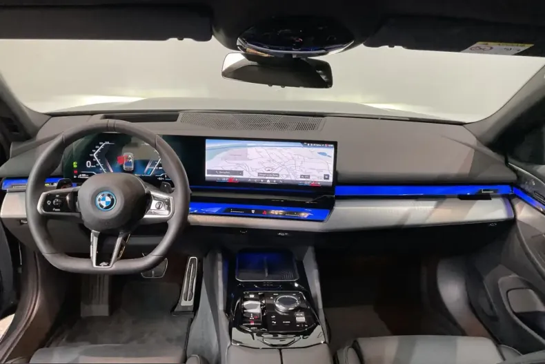 BMW 550 (Seria 5) din 2025 cu 26.350 km - oferta BMW207643 - foto 6