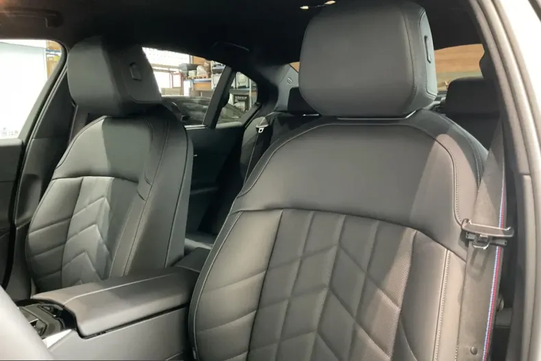 BMW 550 (Seria 5) din 2025 cu 26.350 km - oferta BMW207643 - foto 11