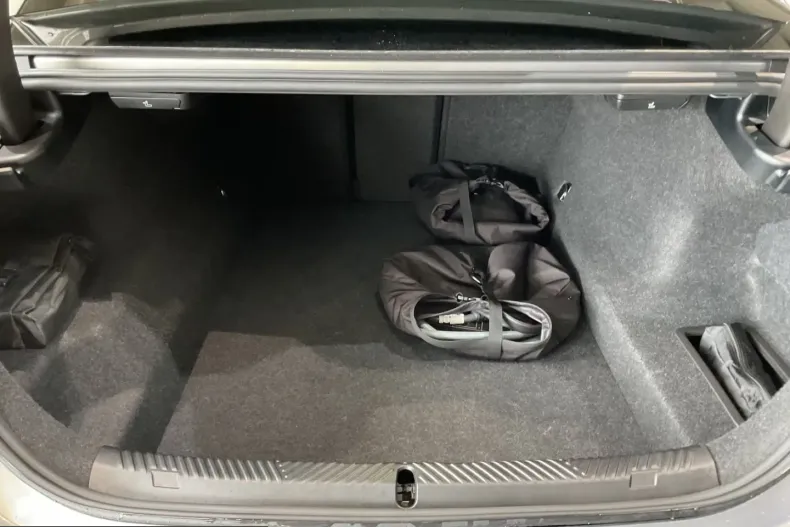 BMW 550 (Seria 5) din 2025 cu 26.350 km - oferta BMW207643 - foto 13