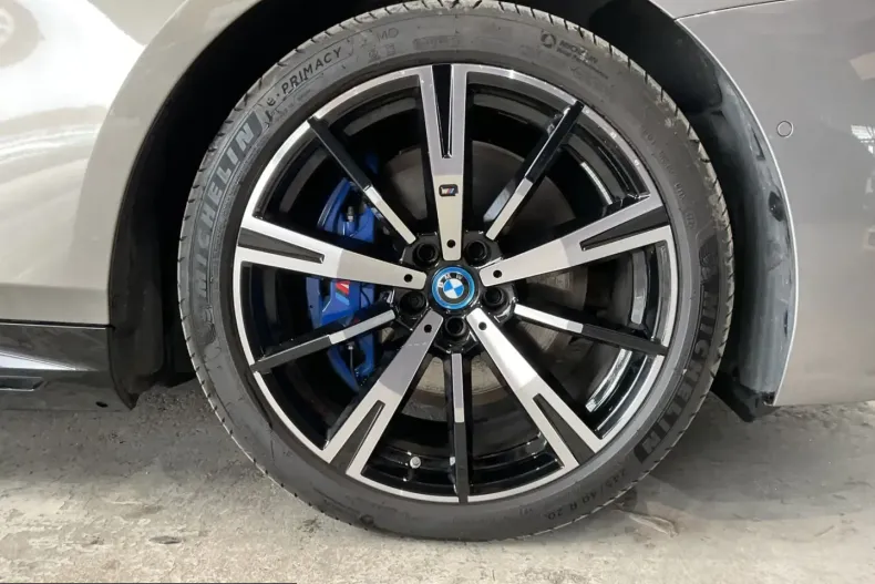 BMW 550 (Seria 5) din 2025 cu 26.350 km - oferta BMW207643 - foto 14