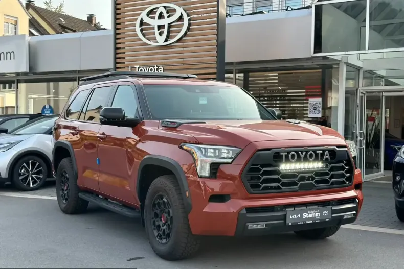 Toyota Sequoia din 2024 cu 987 km - oferta TOY207644 - foto 3