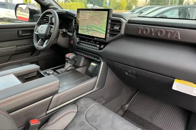 Toyota Sequoia din 2024 cu 987 km - oferta TOY207644 - foto 13